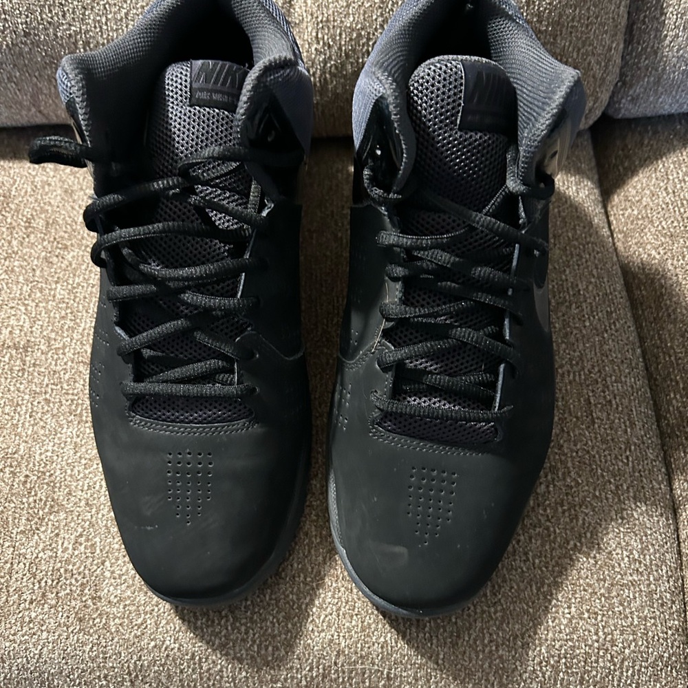 Nike Men's Black Sneakers
